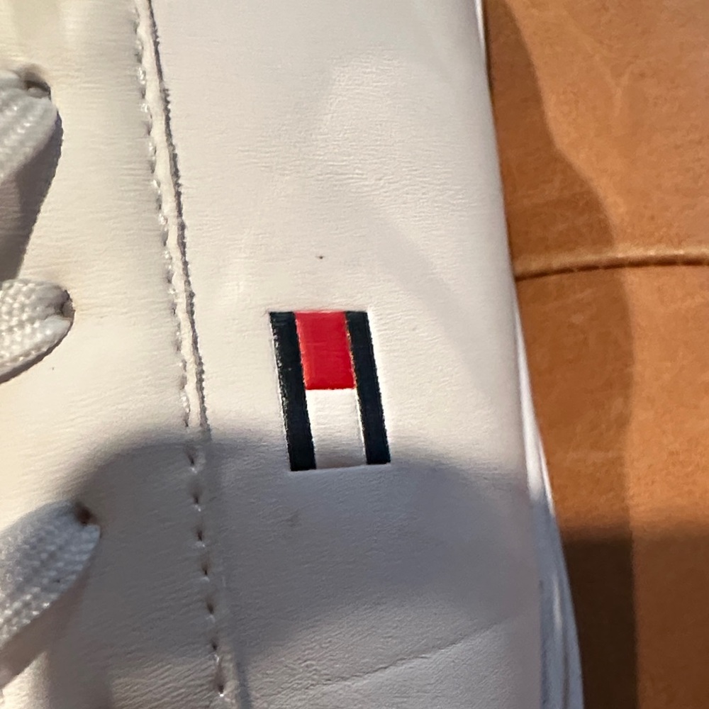 Tommy Hilfiger Men's Classic White Sneakers - Picture 12 of 13